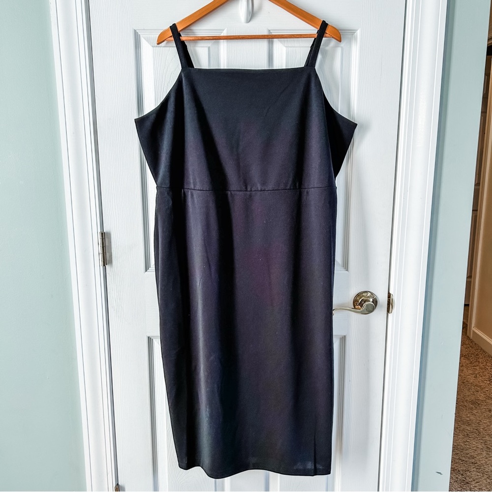Elegant Black Sleeveless Dress